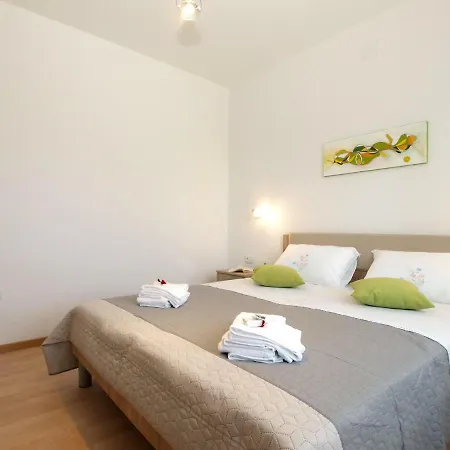 Appartement Suzana 1850 *