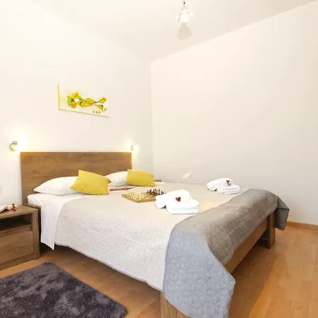 Suzana 1850 * Pula